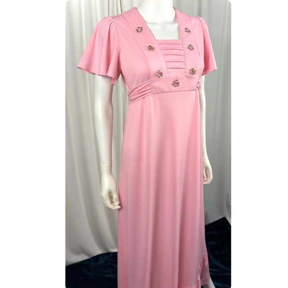 Vintage 1960’s 1970’s Flutter Short Sleeved Maxi Dress in Bubblegum Pink • XS/S - Picture 5 of 10